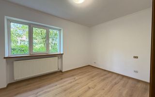 Apartament cu 2 camere, situat in zona centrala - Poză 4