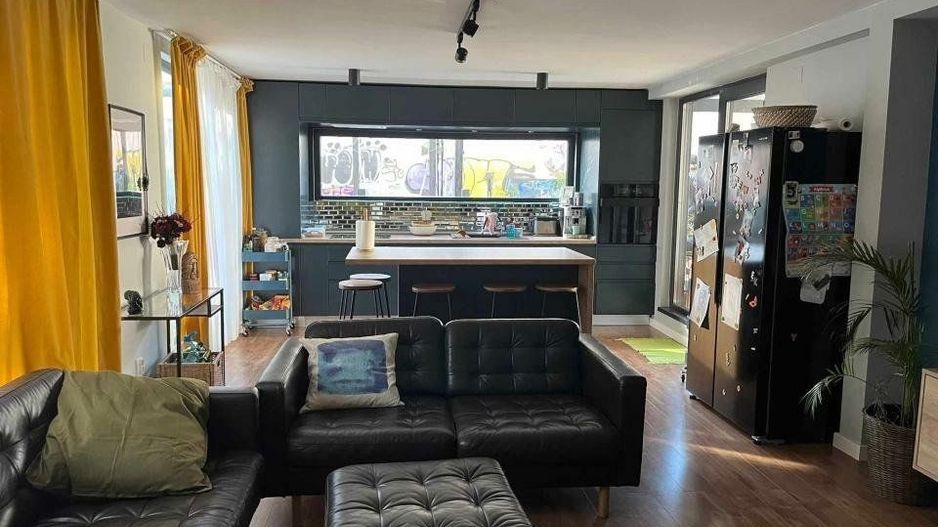 Unic! Apartament 5 camera si curte de 210 mp, central - Poză 3