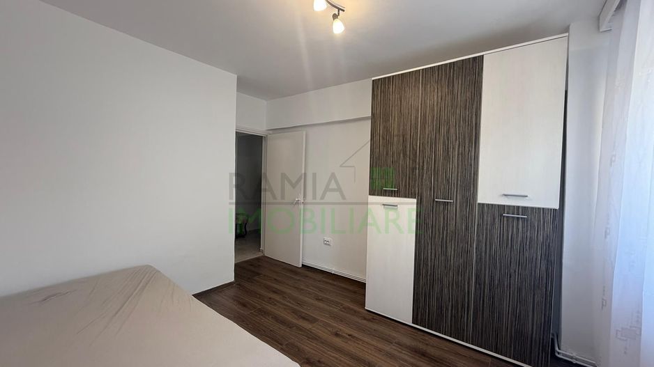 Apartament 3 Camere Decomandat, Etaj 1, Tractorul - Poză 8