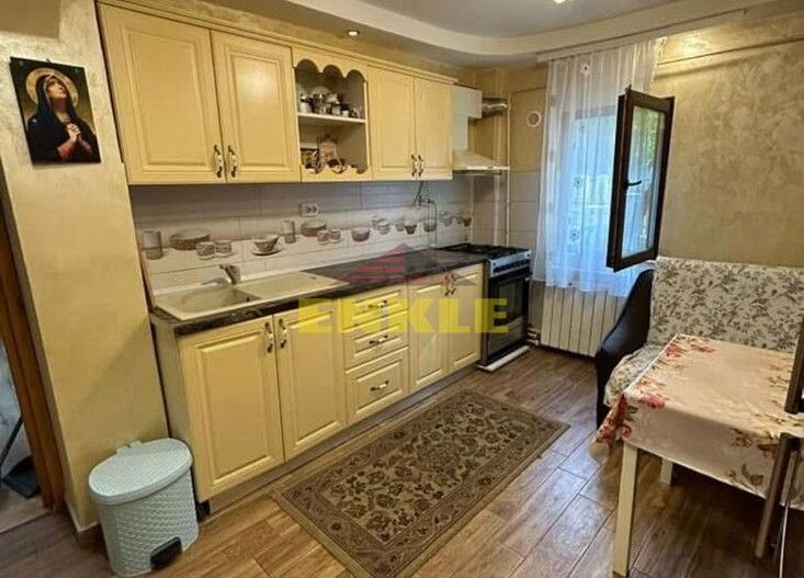 De vânzare apartament cu 2 camere semidecomandat, zona Stadion. - Poză 1