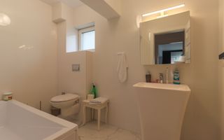 Casa insiruita cu finisaje de lux in cartierul Europa - Poză 15