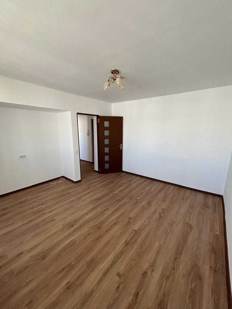 Apartament 2 camere, decomandat,  Micro 20 - Poză 3