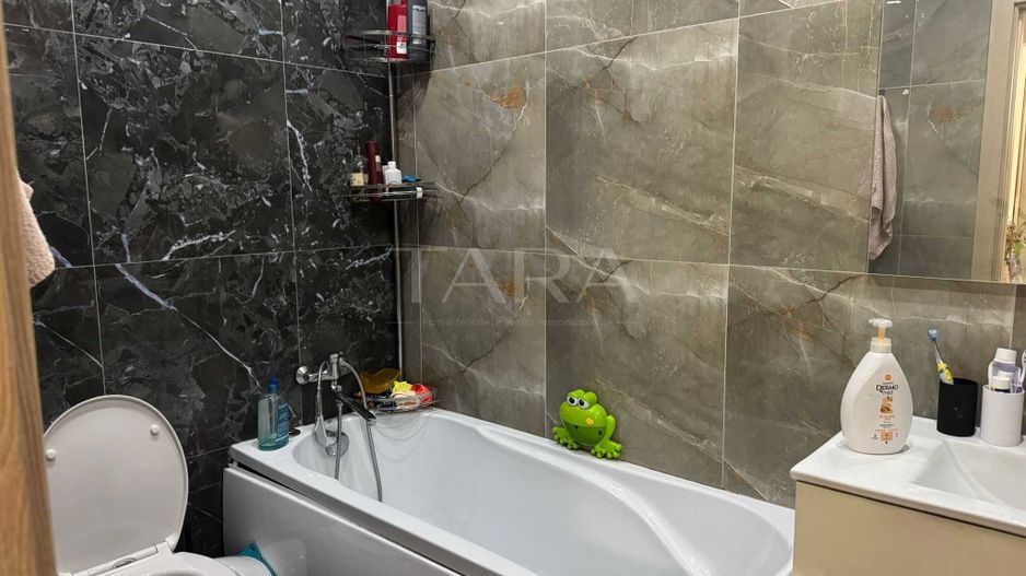 Apartament mobilat și utilat – 70 mp, 2 băi, parcare inclusă. - Poză 6