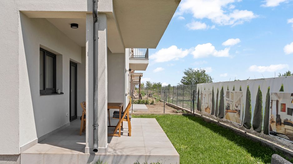PORUMBESCU RESIDENCE | Vila Green + Renault Clio Evolution E-Tech Hybrid 2024 - Poză 1