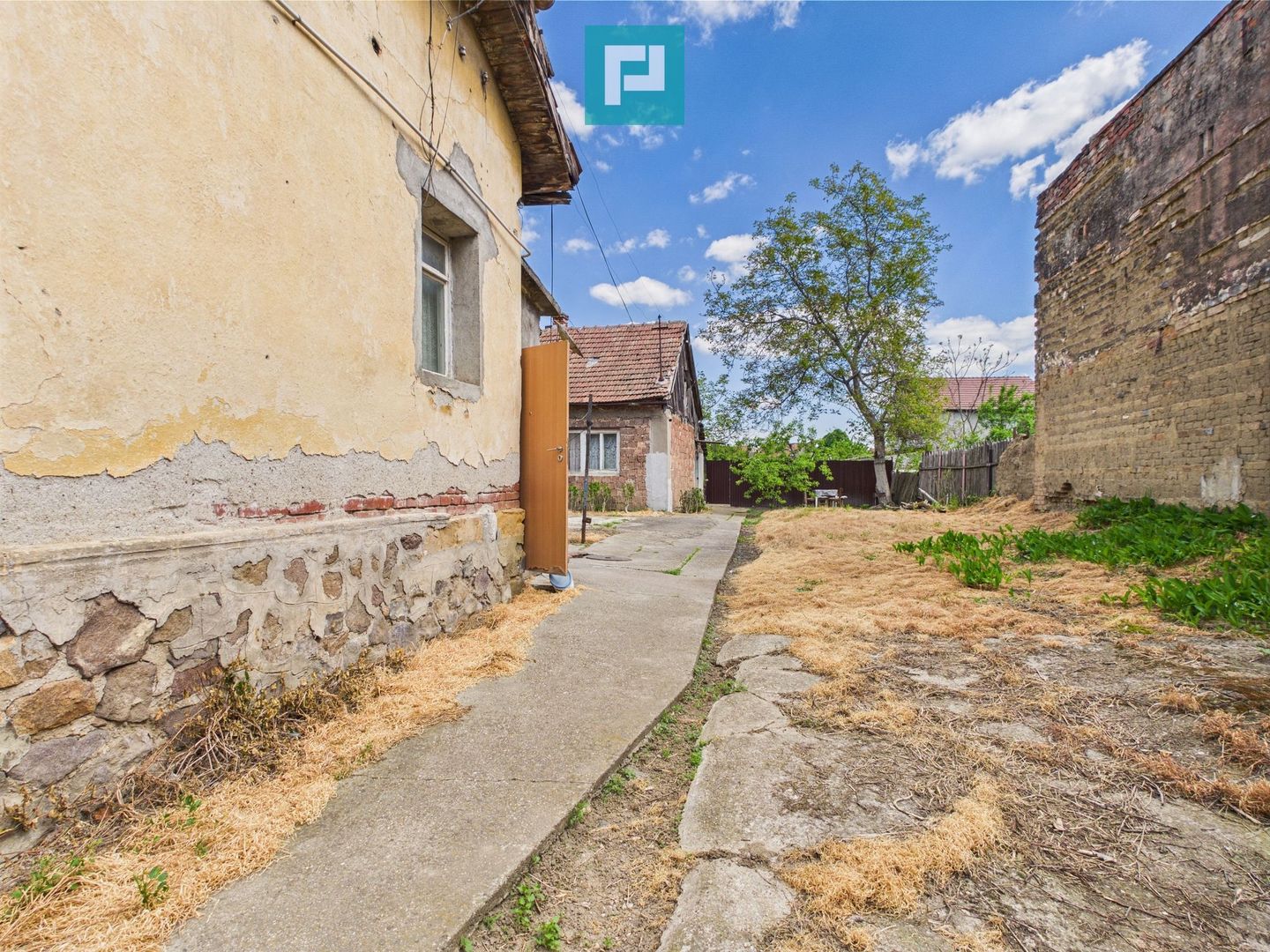 Case de vânzare cu teren generos - Alfa - Poză 16