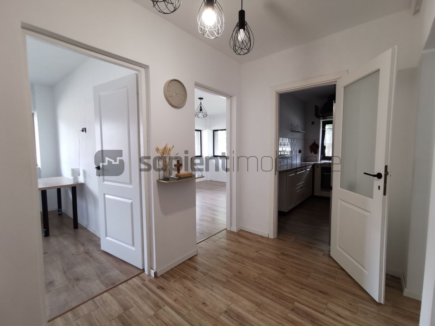 De închiriat apartament cu 3 camere, în Milano 5, Nufărul - Poză 2