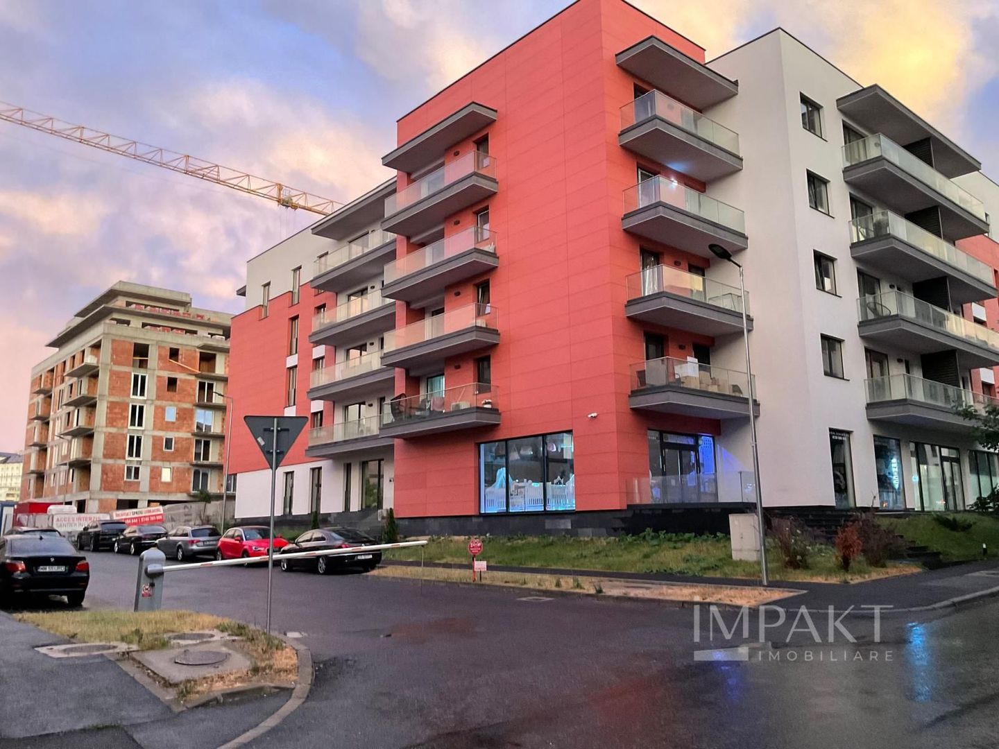 Apartament 3 camere Andrei Muresanu Sud cu CF si parcare subterana - Poză 1