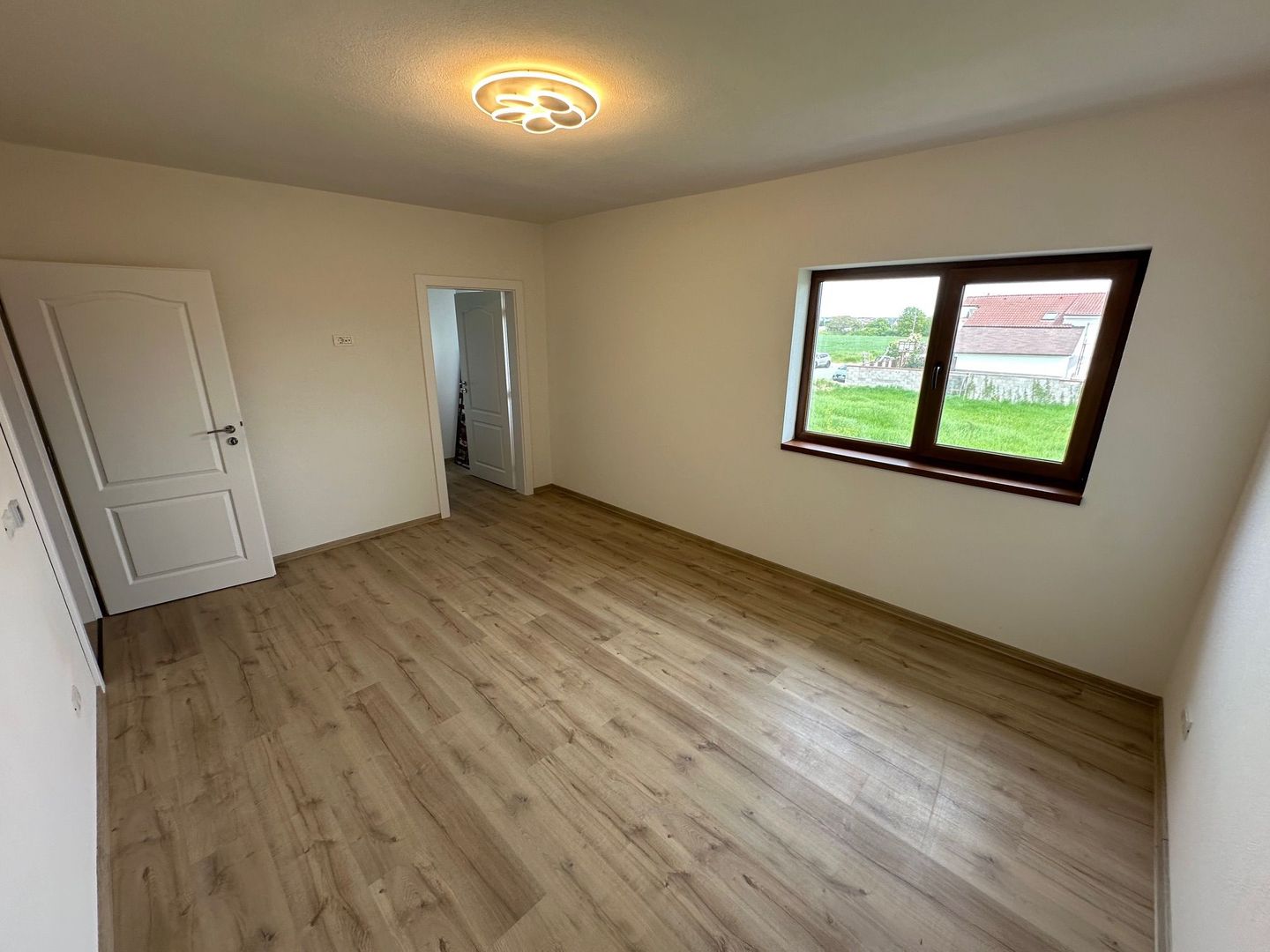 Duplex cu camera pe parter - Poză 21