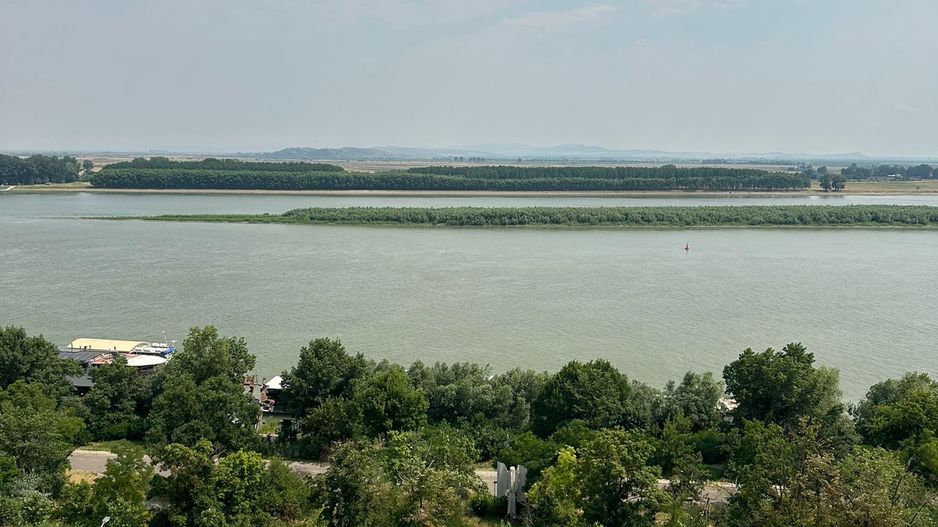 Apartament 3 Camere | Panorama Superbă la Dunăre - Poză 1