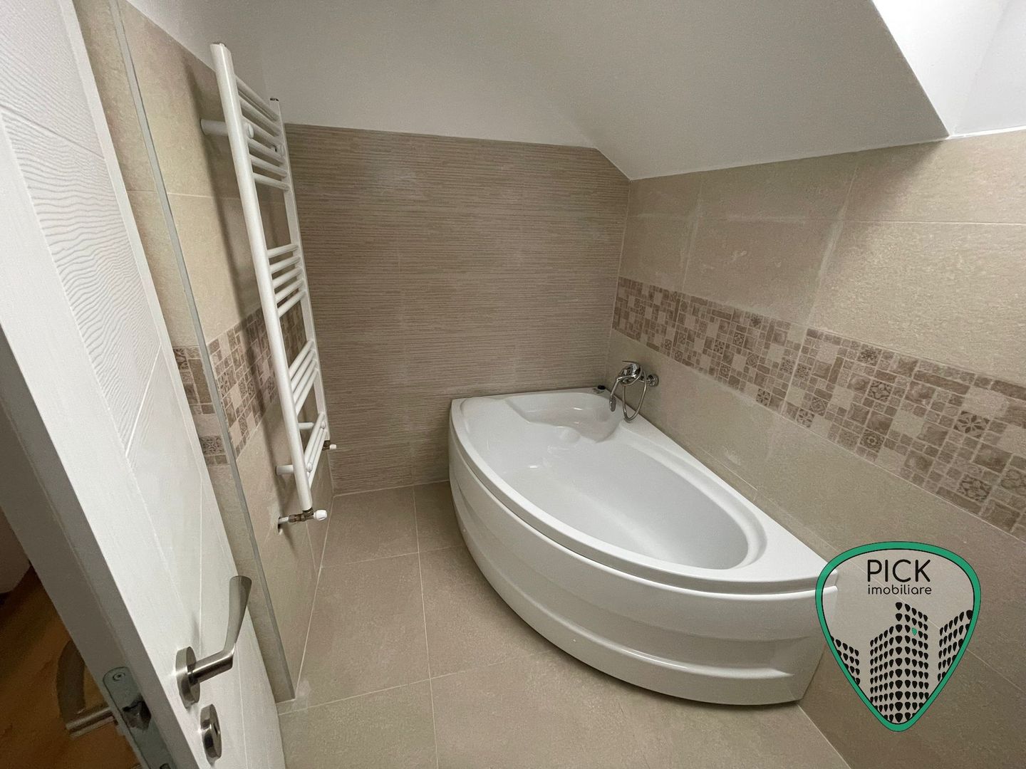 P 1136 - Casă duplex cu 4 camere în Sâncraiu de Mureș - Peștișorul de Aur - Poză 8