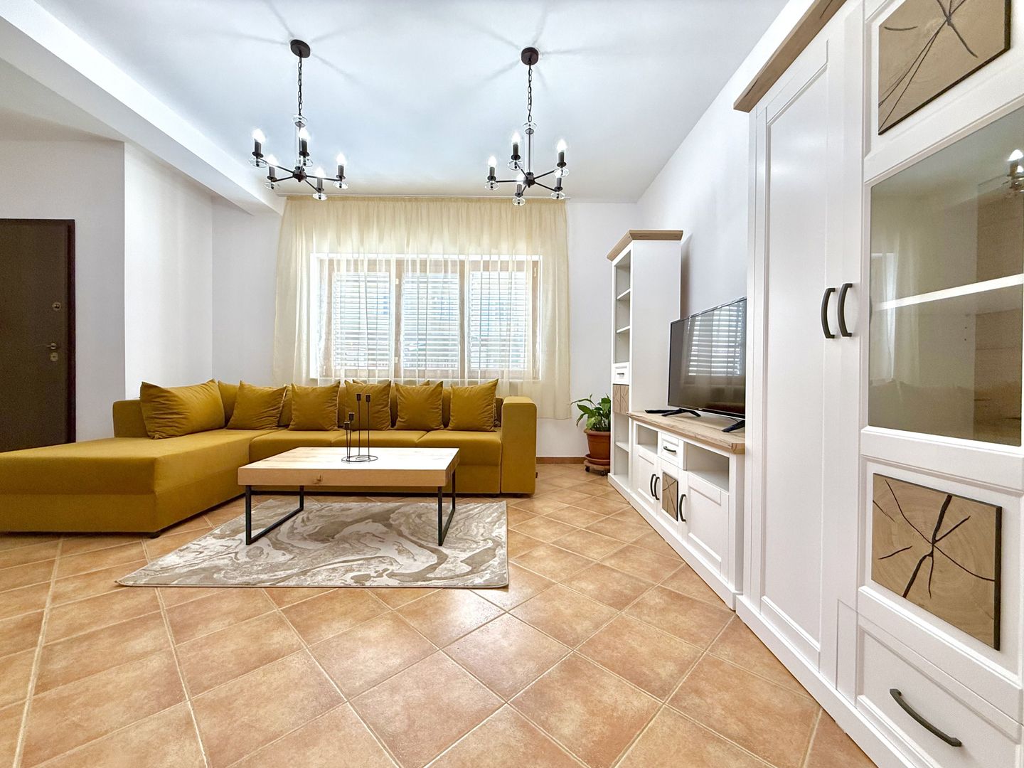 Casă tip triplex în zona centrală Dumbrăvița - Poză 4