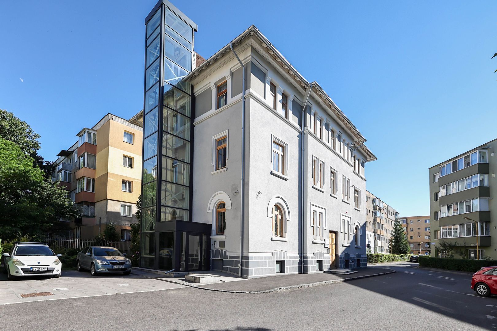 Clădire administrativă renovată integral – oportunitate investițională – Brașov - Poză 2