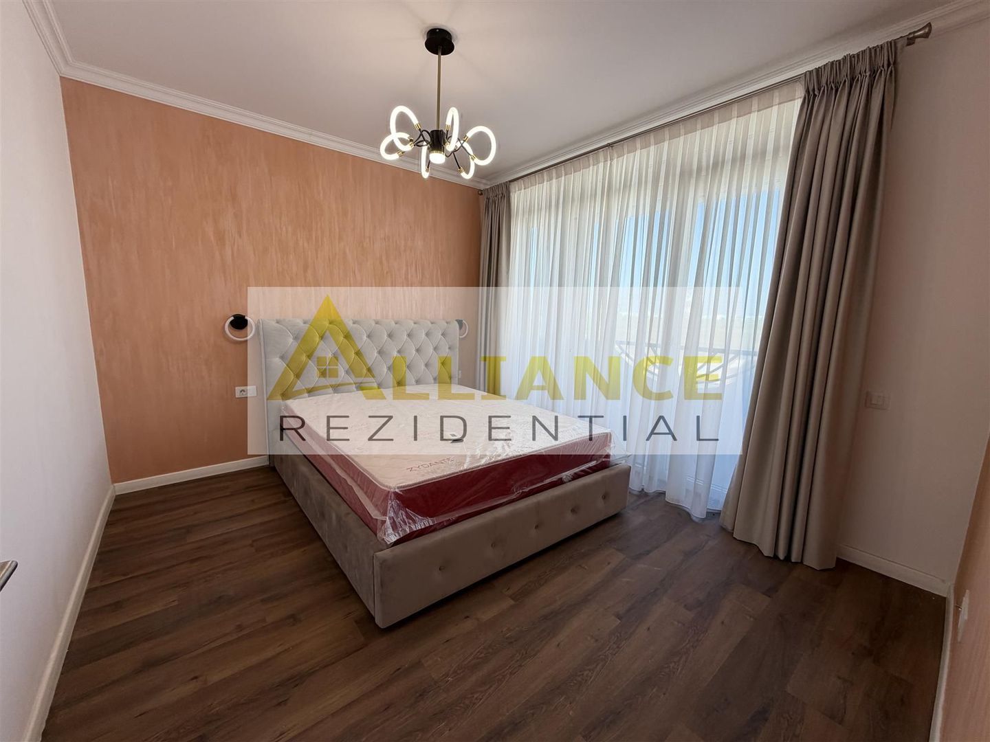 Vila moderna cu arhitectura deosebita gata sa devina acasa - Poză 22