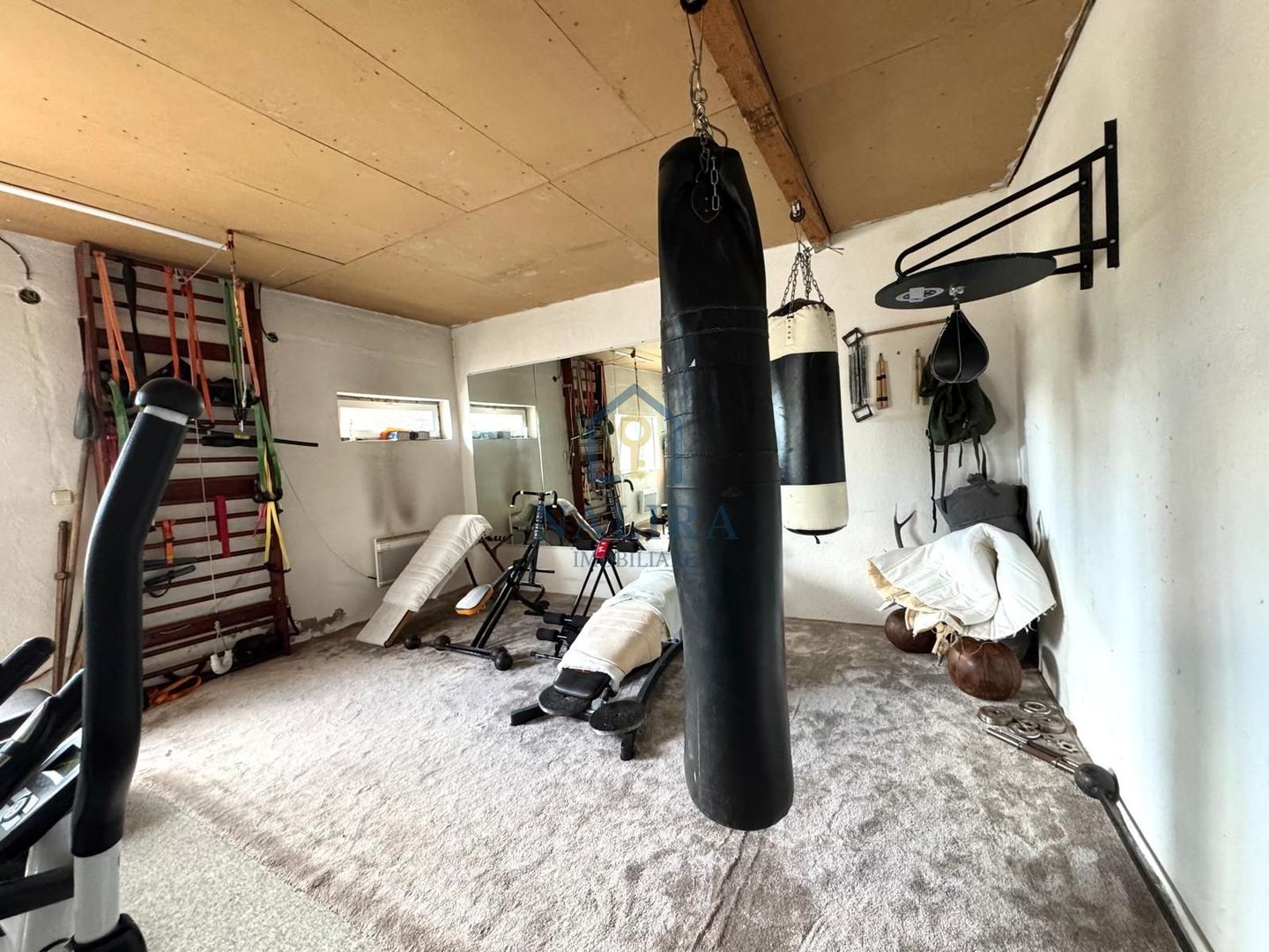 Casa spatioasa cu zona amenajata pentru ferma Cicarlau - Poză 10