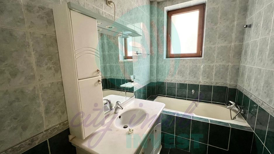 4 camere in Vila interbelica 106mp-Centrala proprie- Calea Calarasilor - Poză 12