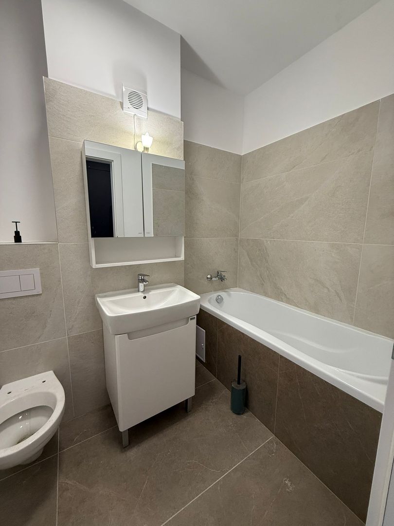 Torontal Apartament Decomandat, Loc Parcare la Subsol, Complet Mobilat - Poză 8