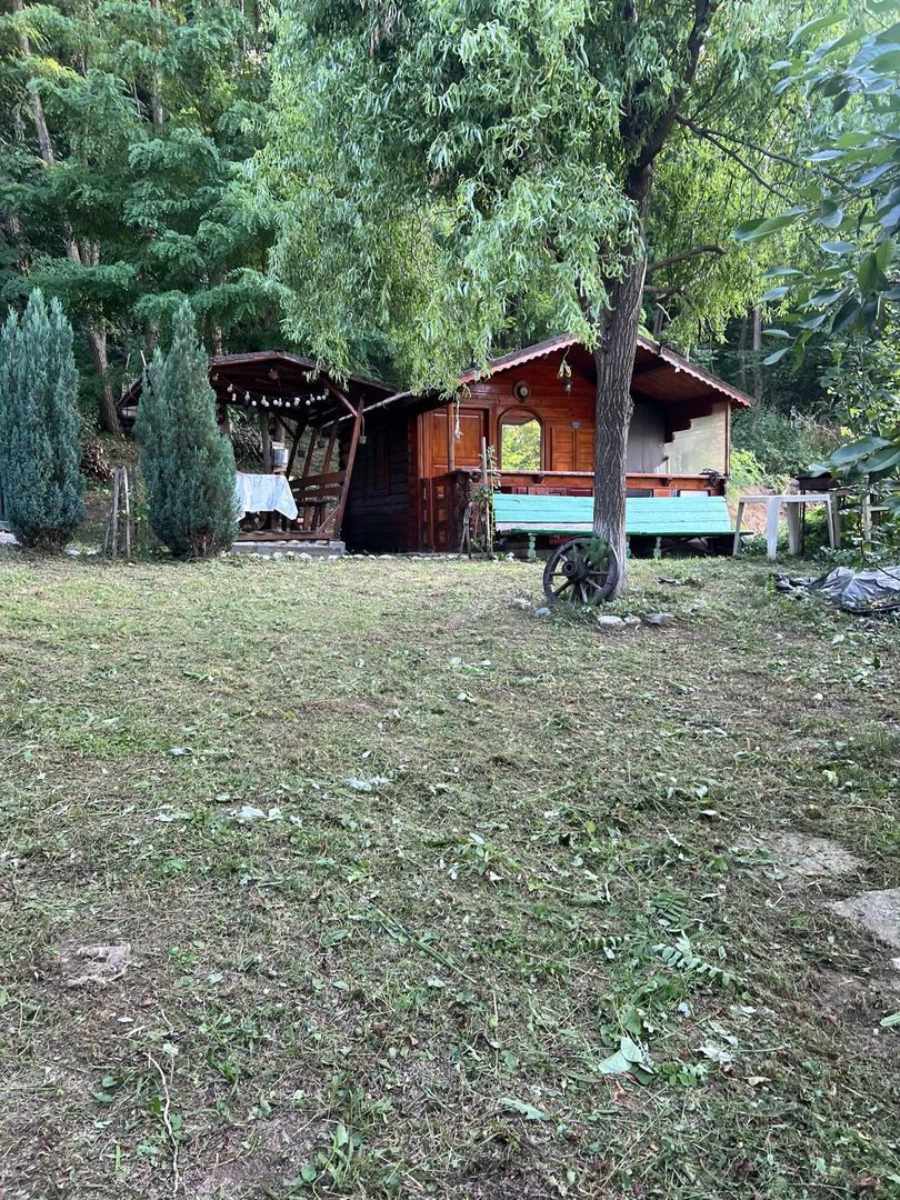 Spre vanzare cabana+ teren intravilan 1050mp-zona Pausesti Maglasi - Poză 1