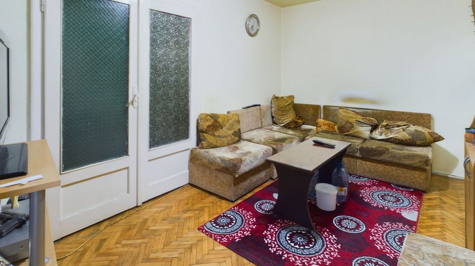 Apartament cu 3 camere în Şagului - Poză 1