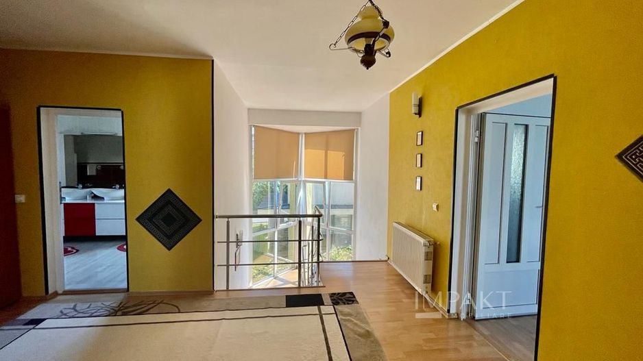 Casa deosebita cu 7 camere si piscina exterioara in cartierul Zorilor - Poză 13