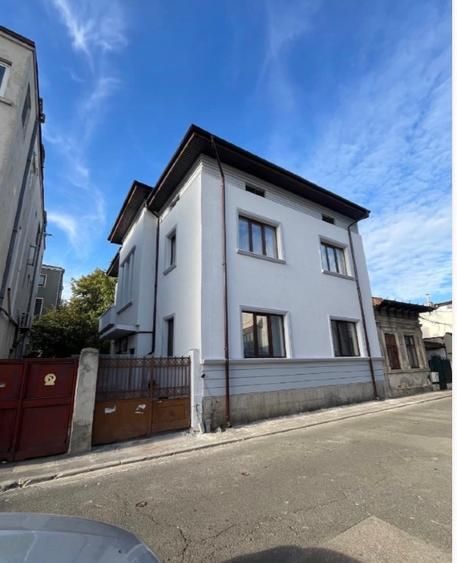 Casa de vanzare langa Parcul Carol - Poză 2