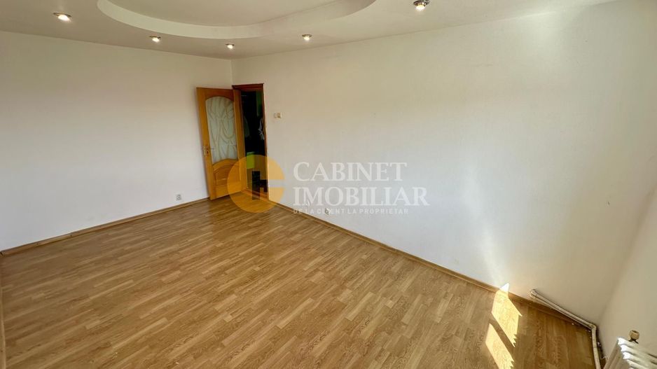 2 Camere Decomandat - Zona Alexandru Cel Bun - Bloc din 1983 - Poză 2