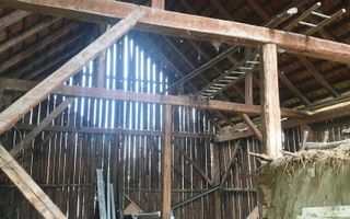 Casă bătrânească de vânzare în Tărlungeni - Poză 7