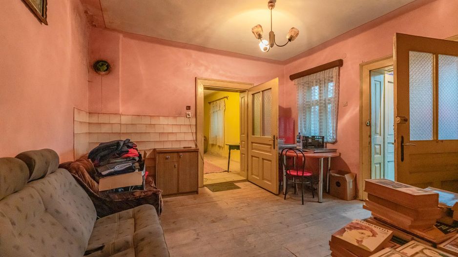 Casa in Purcareni, strada Principala - Poză 15