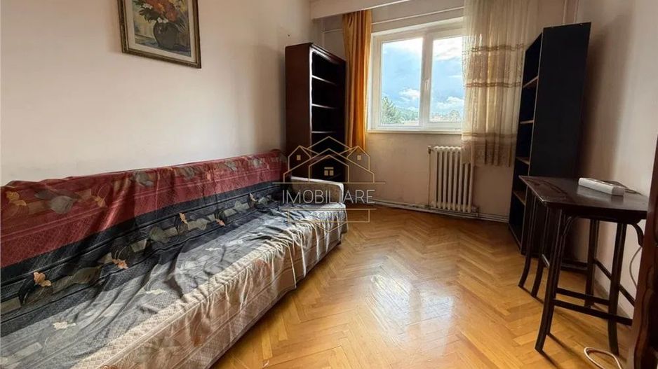 Apartament semidecomandat de închiriat cu 3 camere în Mănăștur - Poză 2