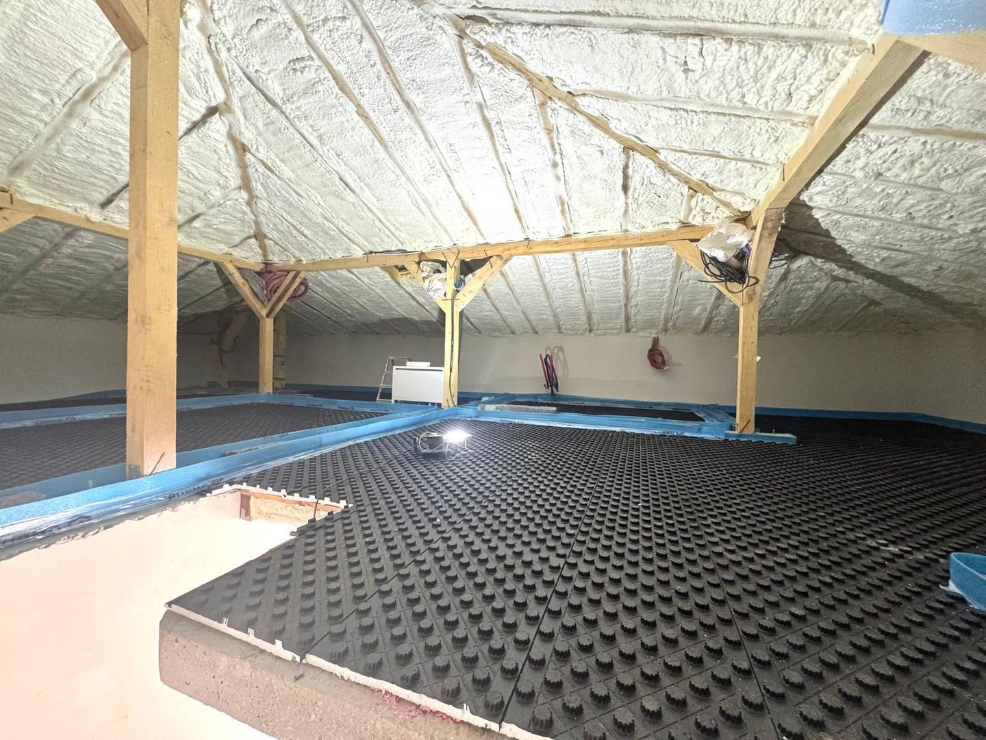 Duplex pe parter - 3 camere - teren generos -  Sacalaz - Poză 8