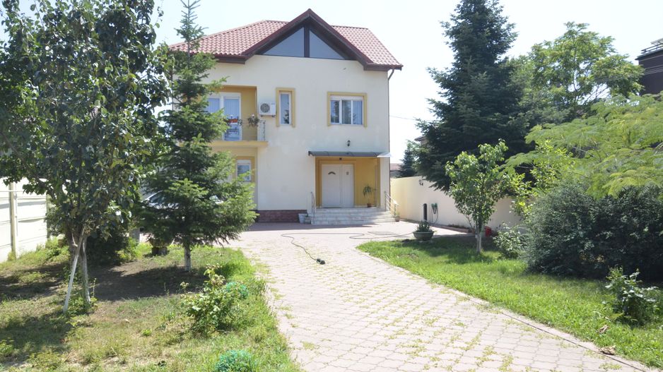 Inchiriem Vila individuala 6 camere cu panouri solare zona Pipera - Poză 1