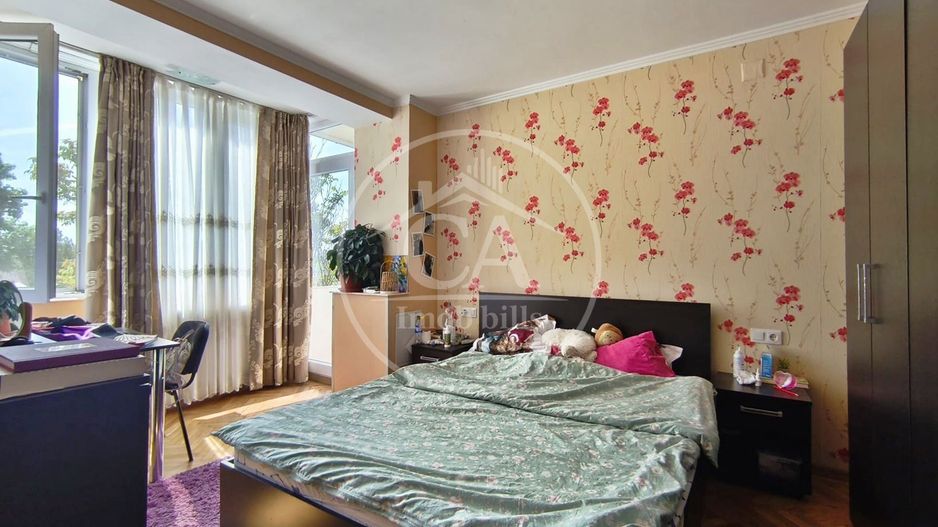 Apartament de vânzare cu 4 camere în zona Decebal, Oradea - Poză 8