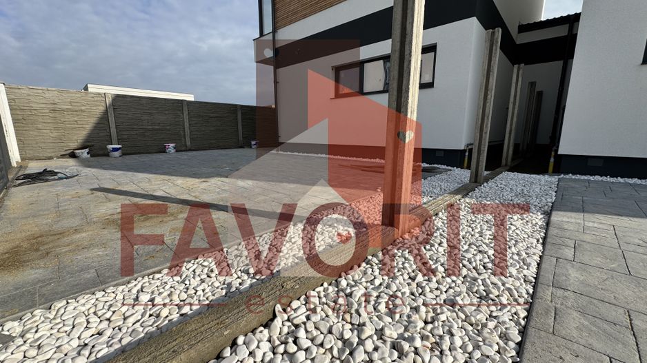 Duplex in Mosnita. Despartit prin anexa. La asfalt. - Poză 4