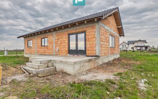 Casa nouă la roșu în Zimandcuz - Poză 2