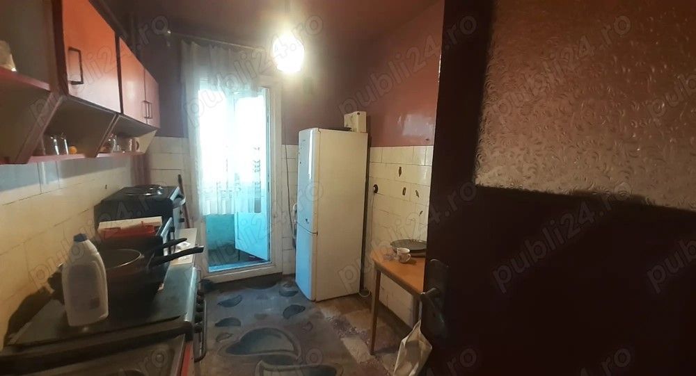 Apartament  3 camere zona Torontalului etaj 3 - Poză 3