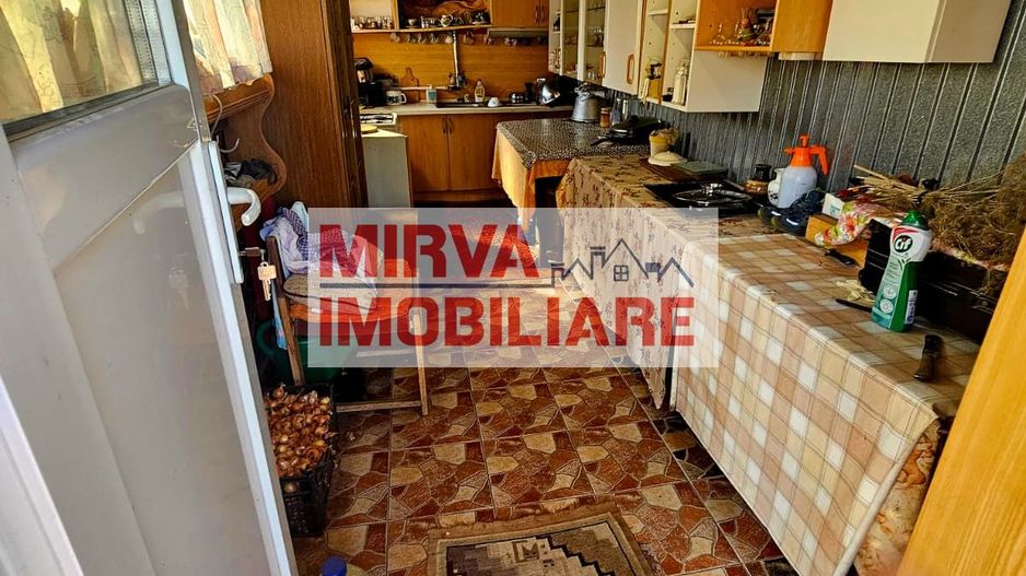 🏡 Casă spațioasă cu 9 camere în Strejnicu – pentru locuință, birouri - Poză 23