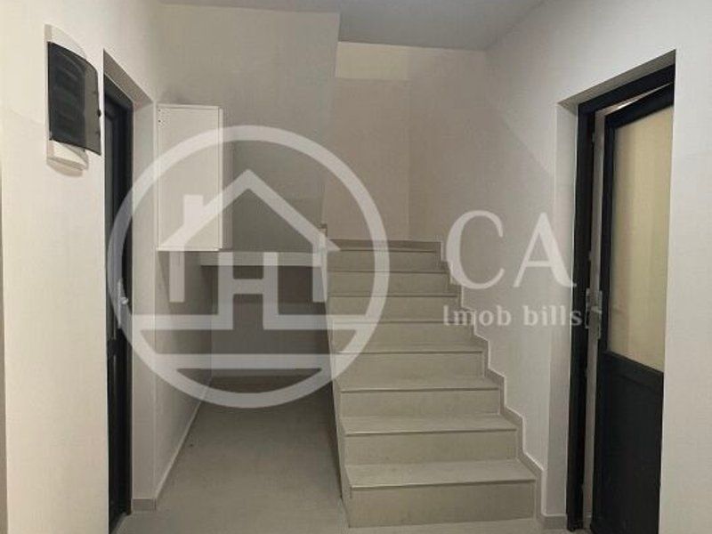 Casa cu 6 camere de inchiriat zona centrala Oradea - Poză 8
