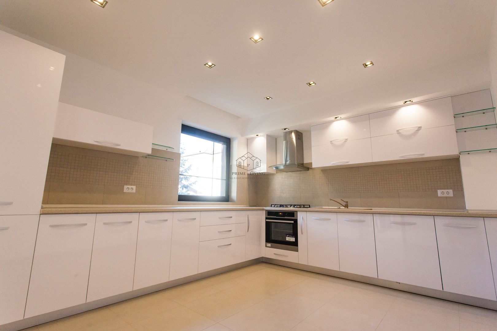 VILA CU 4 DORMITOARE LA INCHIRIERE LANGA BRITISH SCHOOL - Poză 2