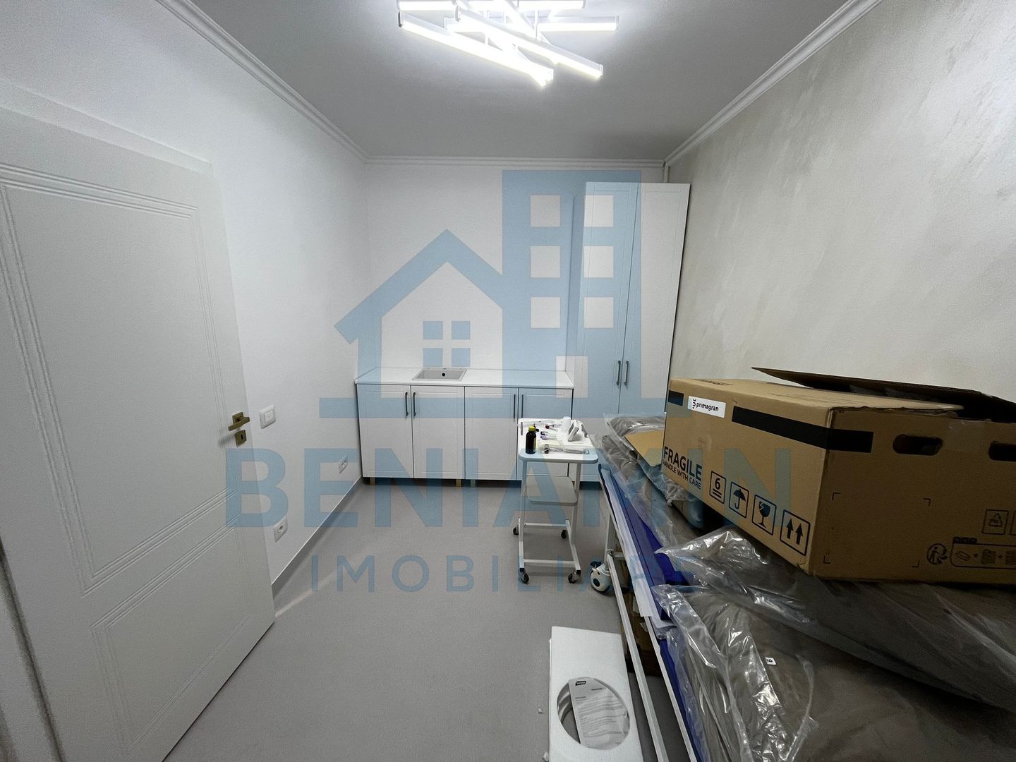 Spatiu modern cabinete medicale parter 50mp Toporasi Promenada - Poză 8