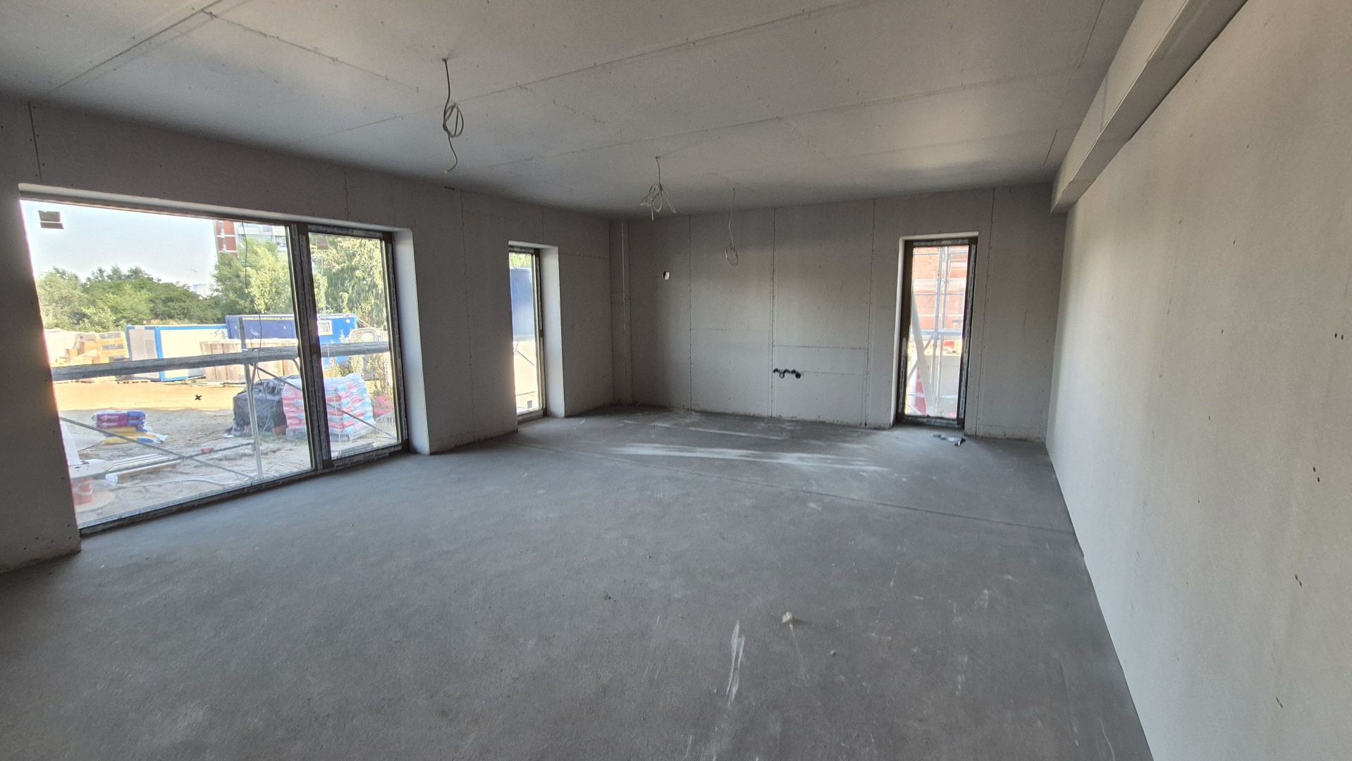 Apartament cu 5 camere 150.11 mp + curte proprie 241,17 mp - Green Lake - Poză 1