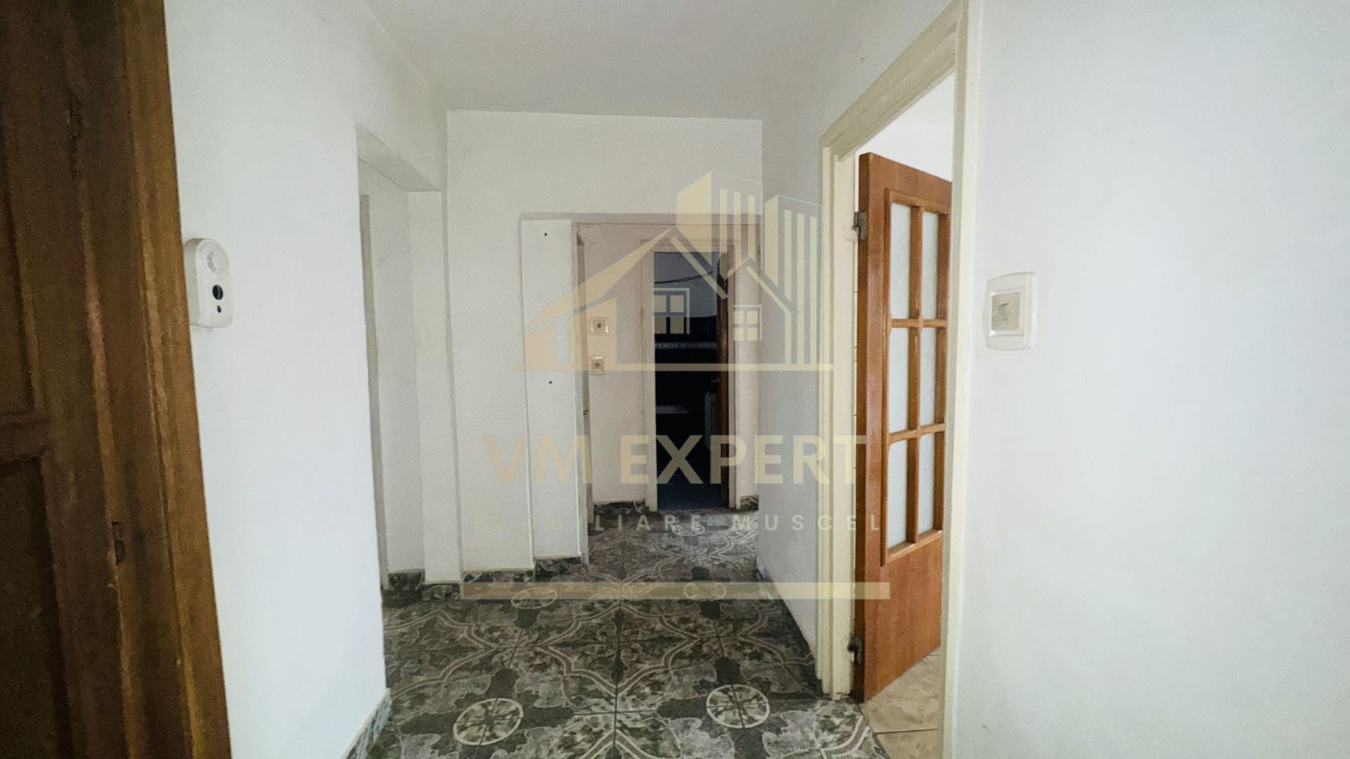 APARTAMENT 3 CAMERE ETAJ 3 CENTRU CAMPULUNG - Poză 16