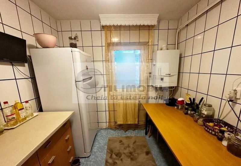 Apartament 3 cam decomandat mobilat  Alexandru cel Bun 107000 euro - Poză 3