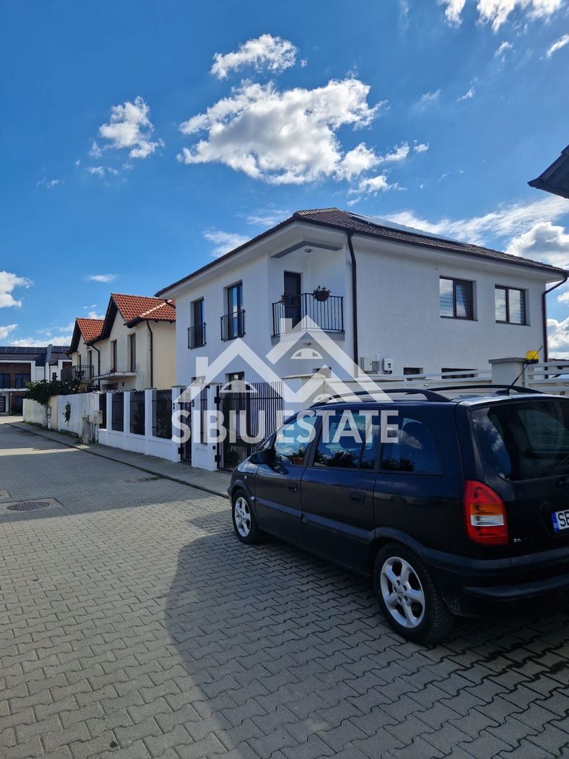 Casa individuala in Cartierul Primaverii Sibiu - Poză 3