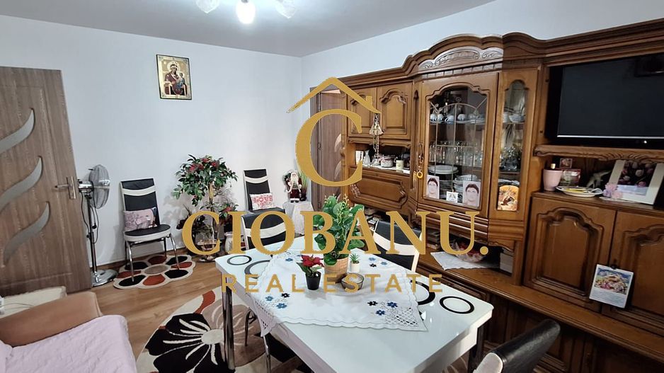 Apartament 3 camere ETAJ 1 de vanzare zona Craiovita Noua - Poză 1