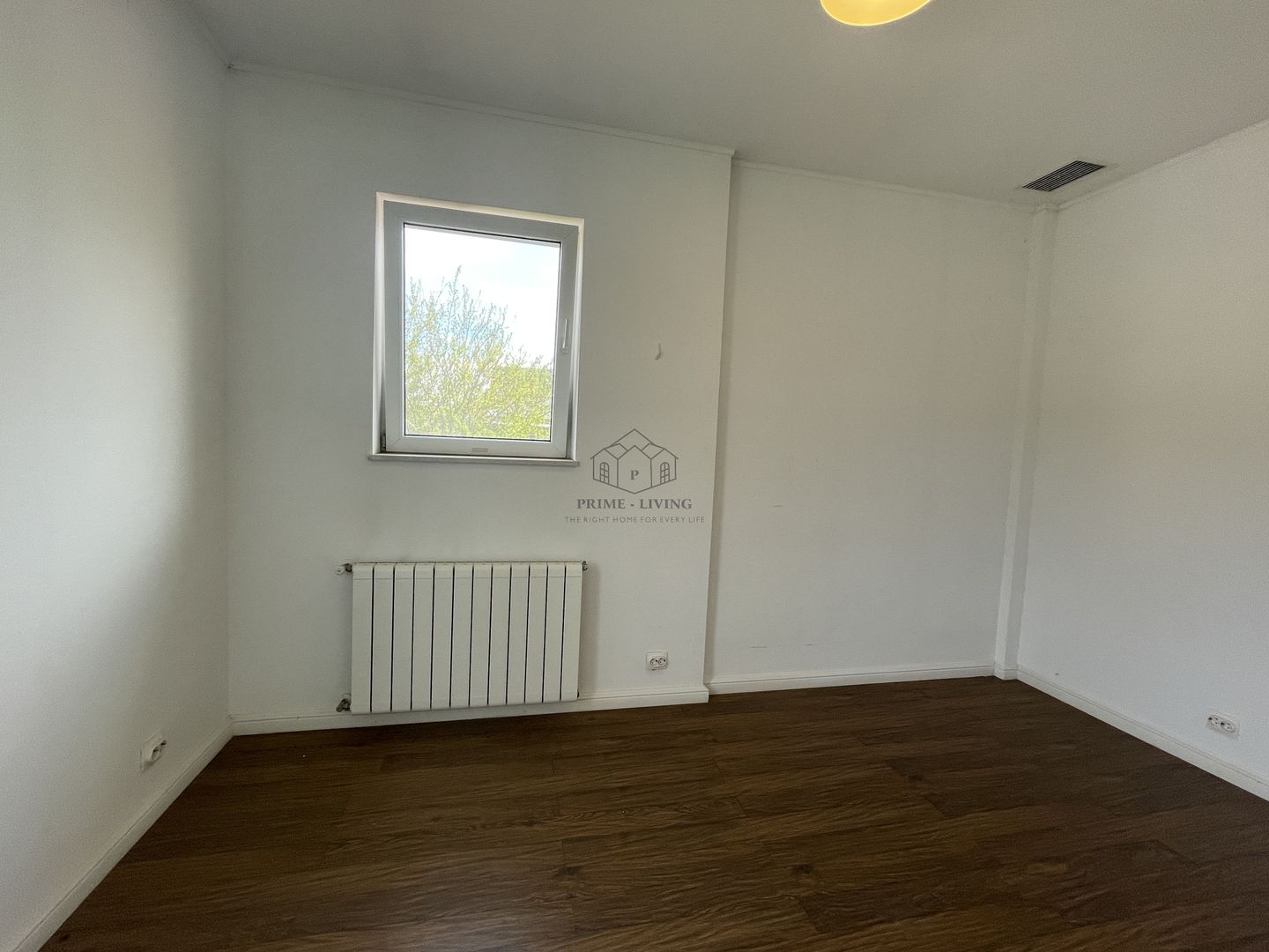 VILA SPATIOASA LA INCHIRIERE IN ZONA PIPERA LANGA SCOLI - Poză 12