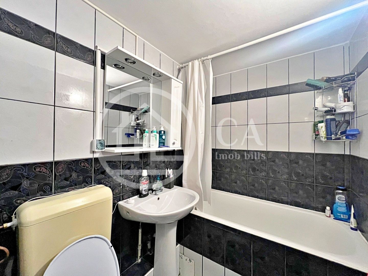 Apartament cu 4 camere de vânzare in zona Nufărul, Oradea - Poză 6