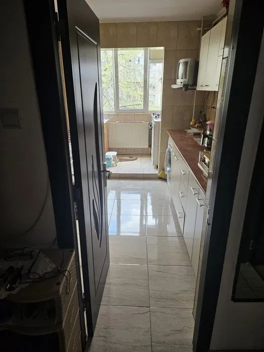 Apartament 3 camere de vanzare  Crangasi - Poză 2