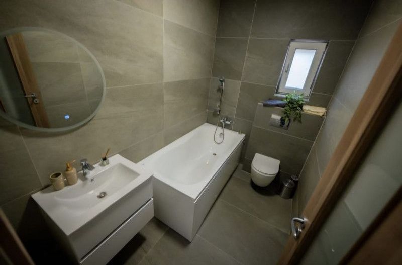 Casa individuala, 4 camere, Cu panouri si pompa de caldura, Mobilata - Poză 3
