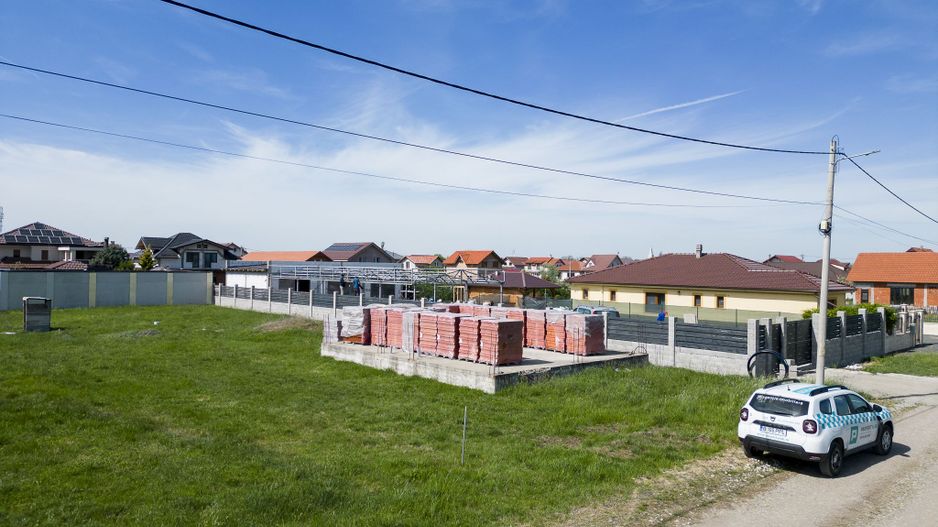 Loc de casă în Zimand Cuz+materiale de construcții - Poză 5