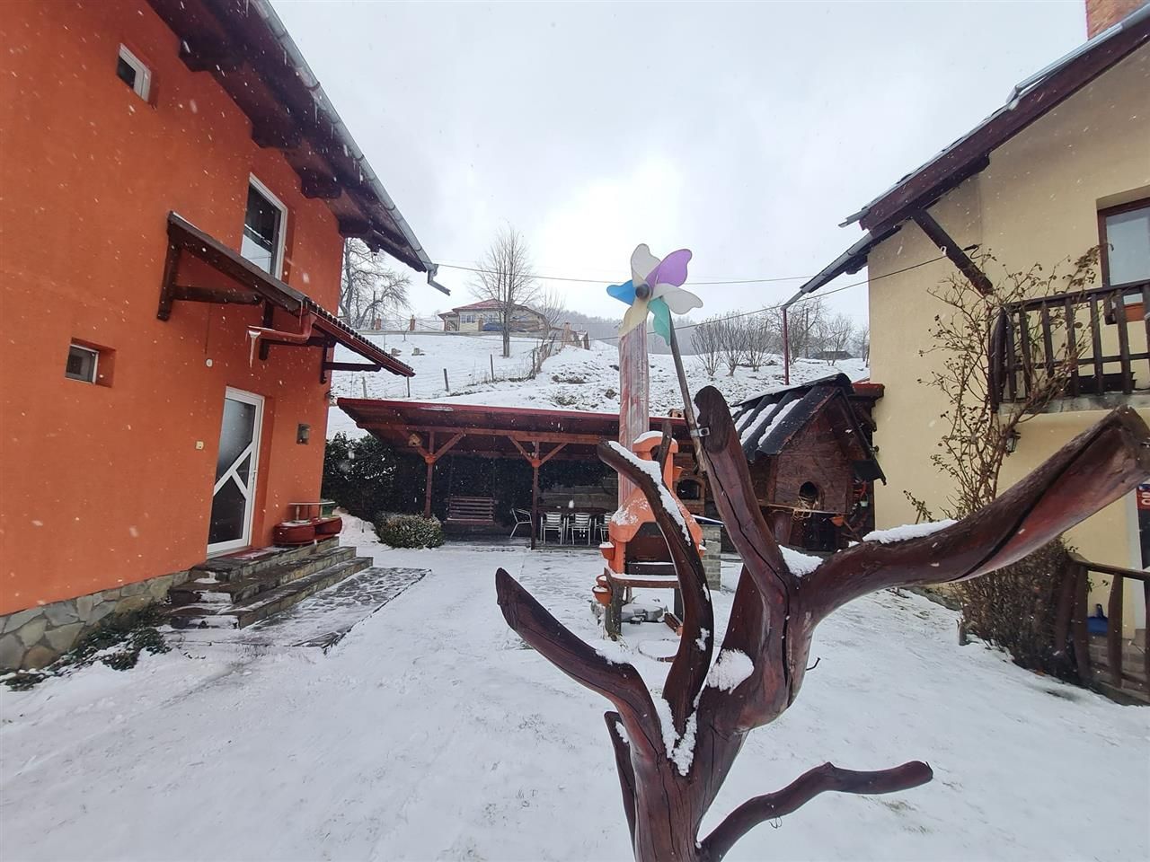 In regiune pitoreasca, cu view montan, Moeciu de Jos, Bran, Brasov - Poză 13