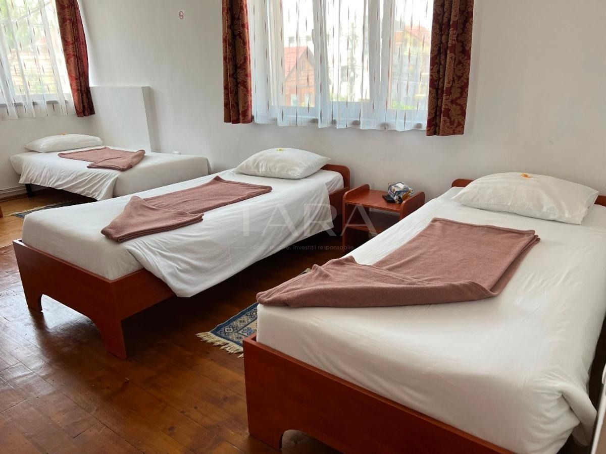 Casă spațioasă cu potențial de pensiune sau clinica, zona Zorilor - Poză 5